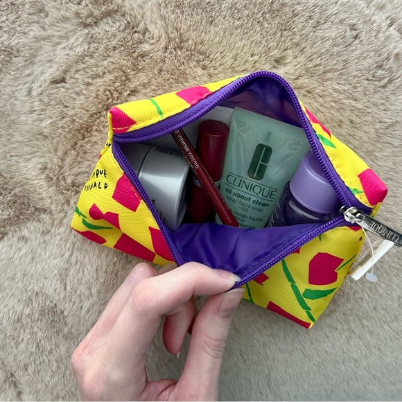 Clinique Makeup and Skincare Set - Picture 3 of 9